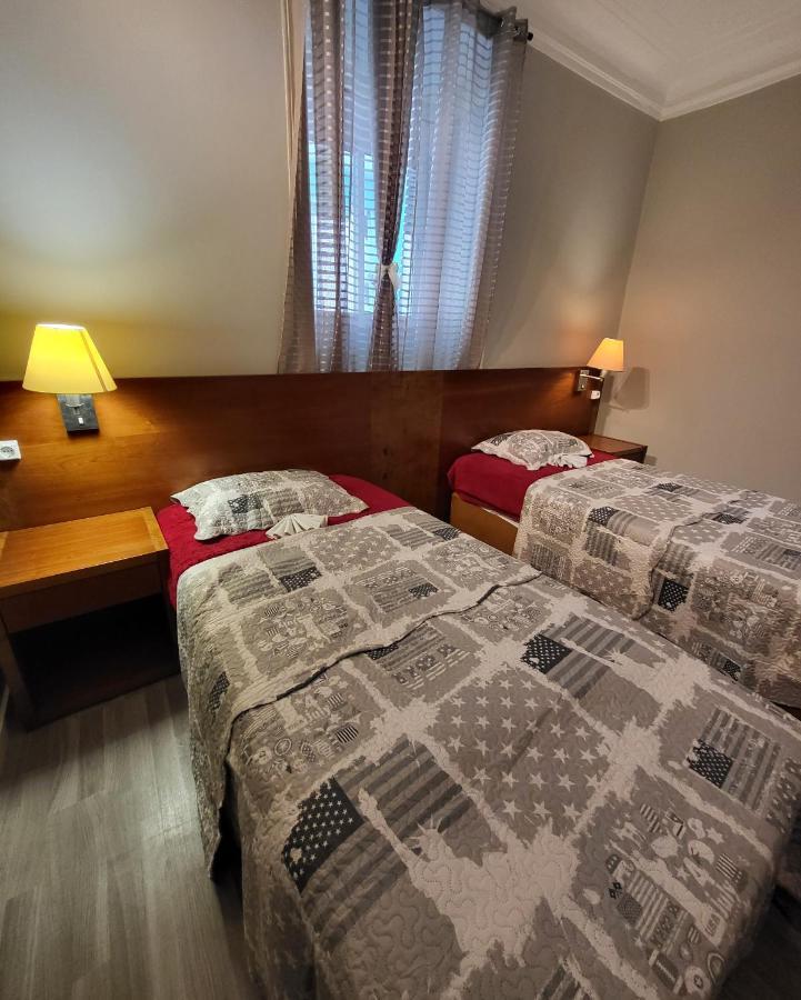 Doppel- oder Zweibettzimmer